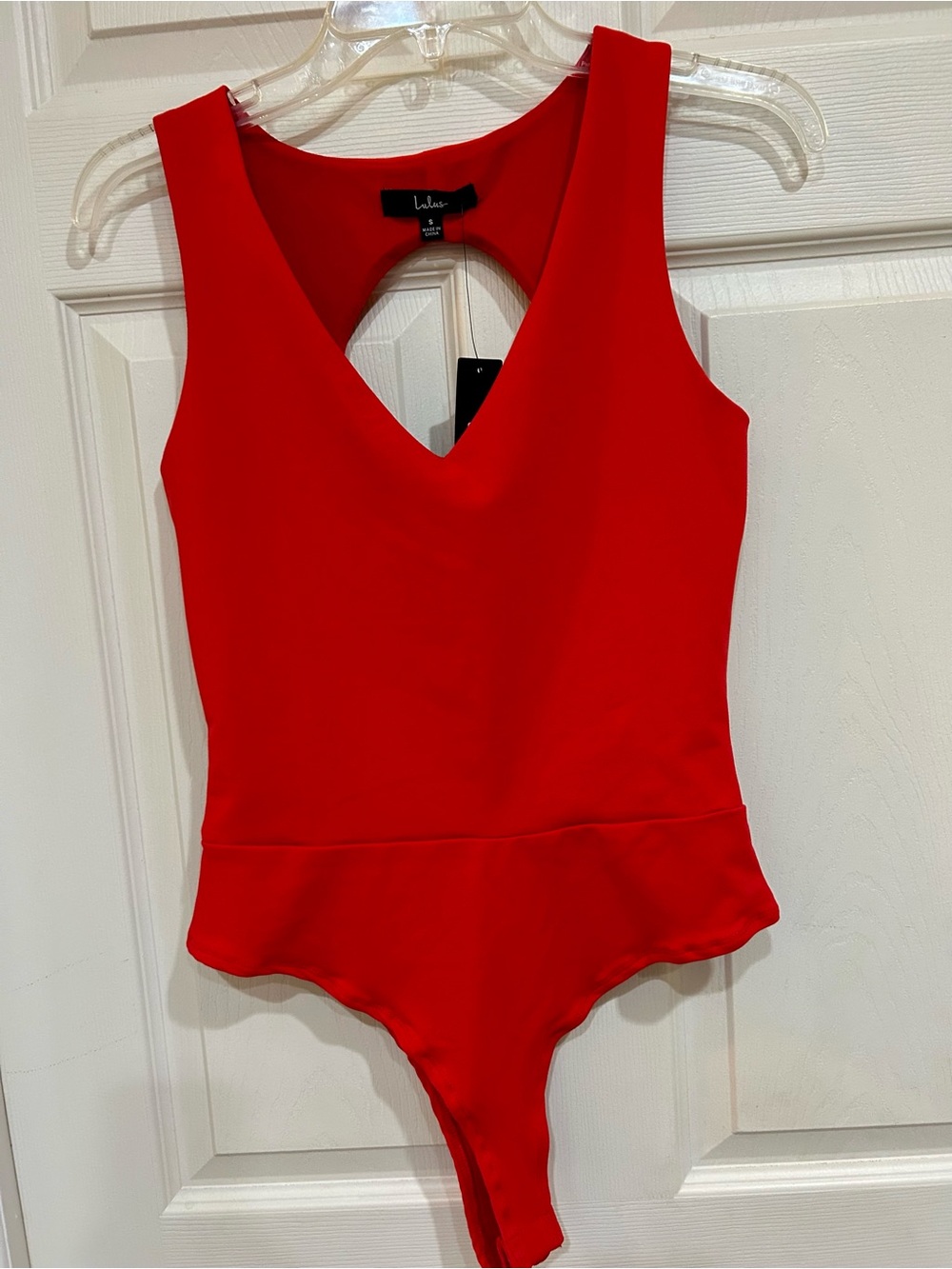 Lulus Red V-Neck, Sleeveless, Cutout Back Bodysuit.  NWT. Small